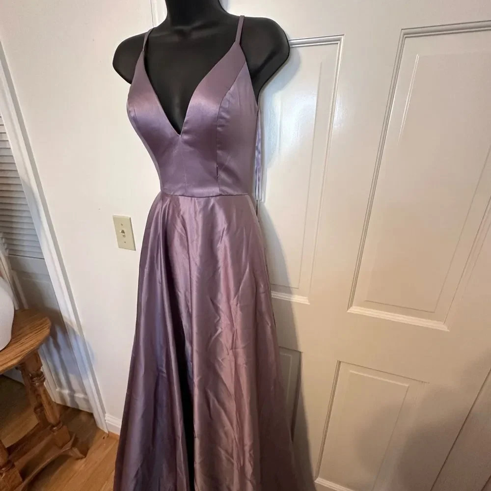 La Femme Lavender/Gray Spaghetti Strap V Neck Dress Size 4 NWT - Picture 11 of 14